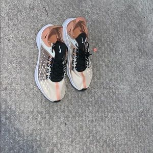 Nike EXP’s sz 10 - running and walking shoe
